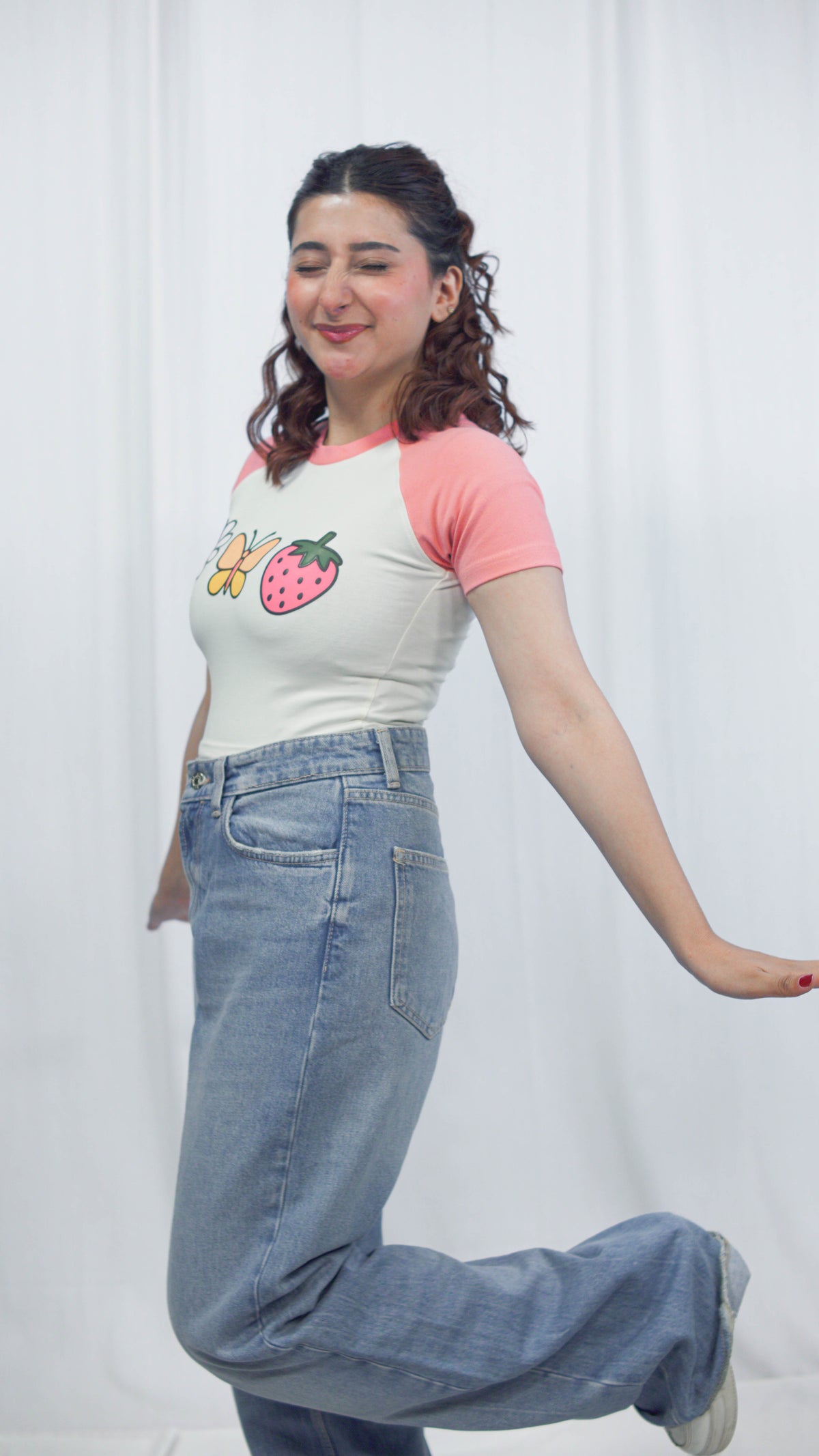 Cute Daisy Butterfly Strawberry Tee