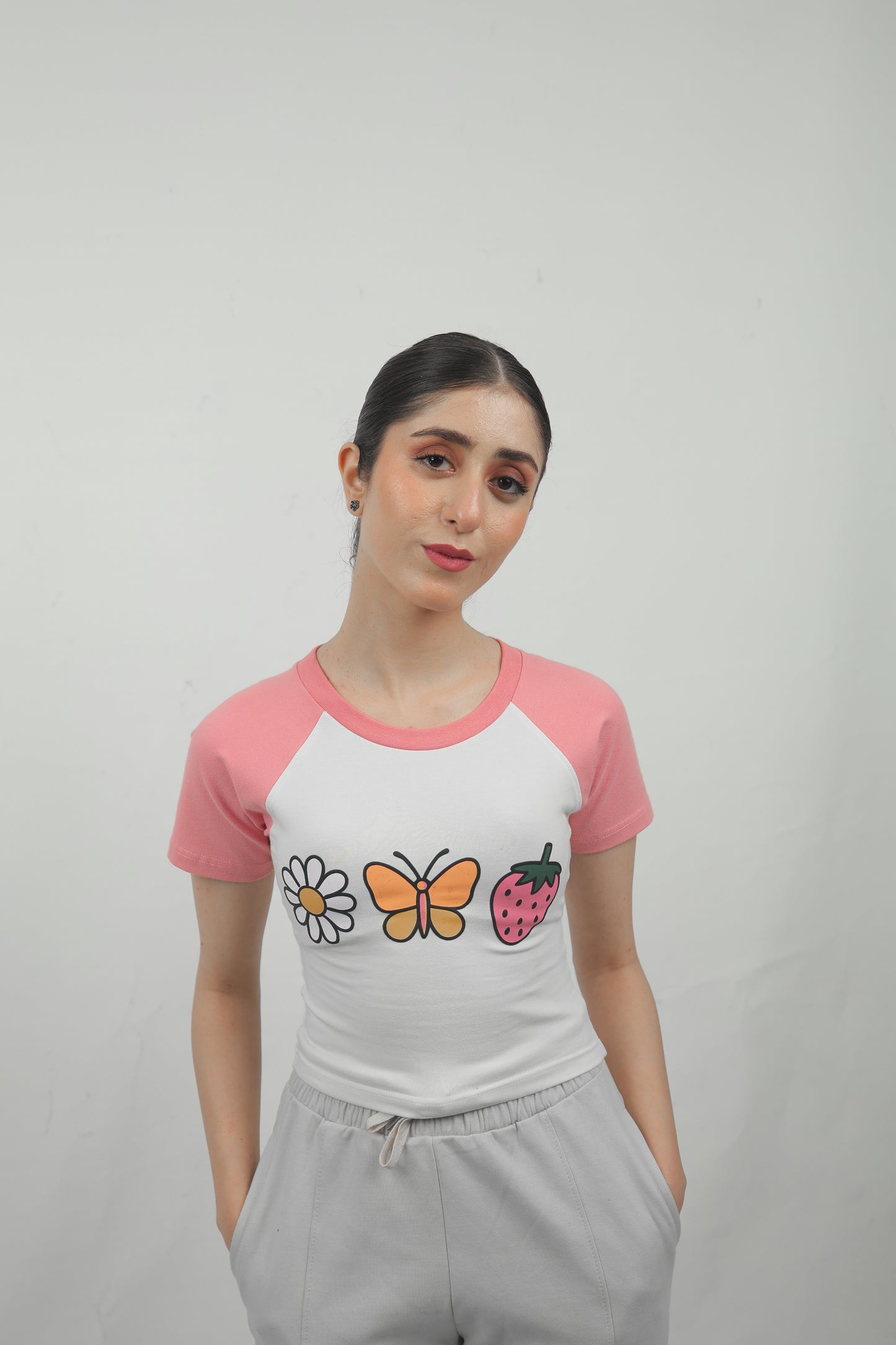 ELUX Cute Daisy Butterfly Strawberry Tee front view