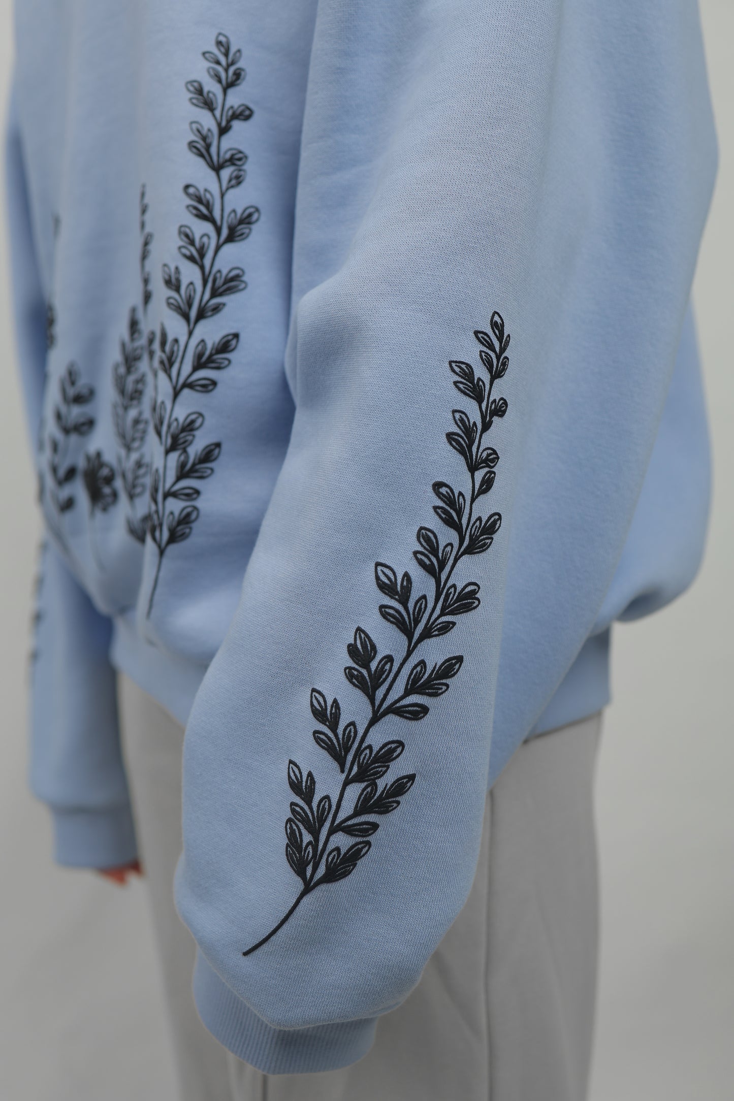 ELUX Floral Garden Hoodie sleeve print detail